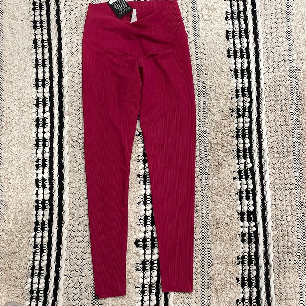 Ribbed pink yoga pants
